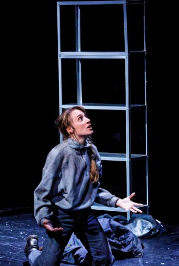 LES COMBUSTIBLES d&rsquo;Amélie NOTHOMB PAR LA Cie LES SCENES D&rsquo;ARGENS le VENDREDI 7 AOÛT 21H15 AU CHÂTEAU DE MOUANS-SARTOUX